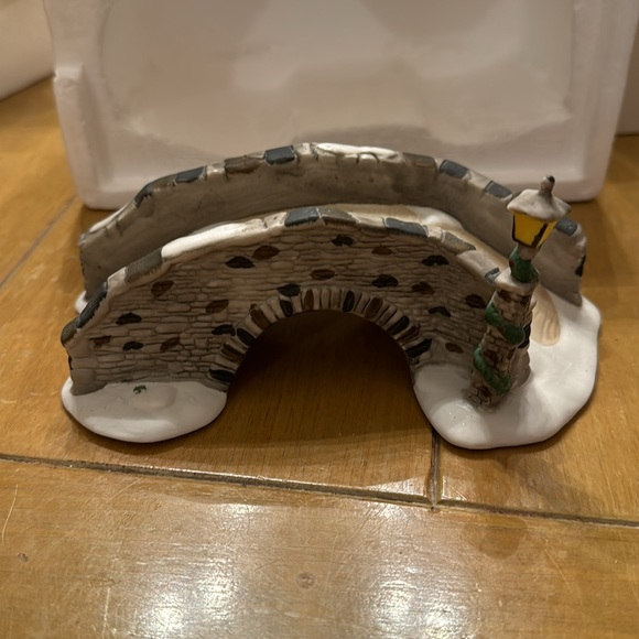 🐈⬛ Dept 56 Stone Bridge Heritage Village Hand Painted Porcelain Retired V… - Picture 3 of 7